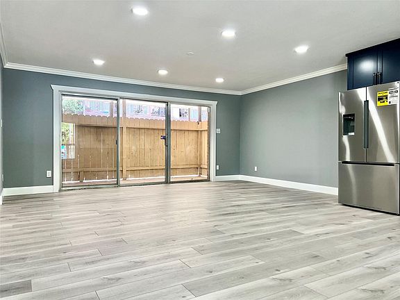 5th image of 2516 Commonwealth St APT 102