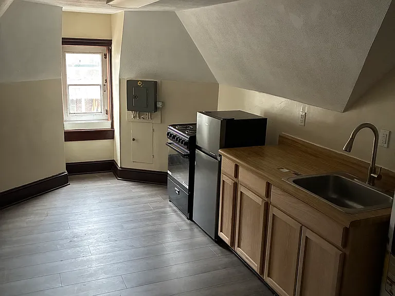 228 E Harrison St #3 — Photo 2