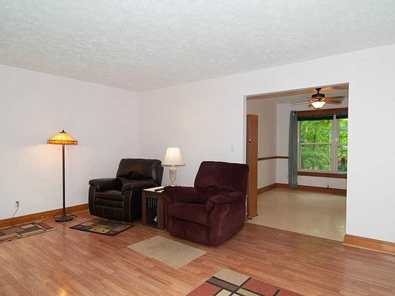 5th image of 17 Rockwood Ln