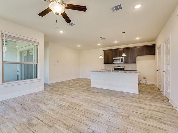 4th image of 619 Parkline Dr