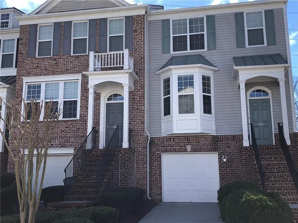 4 bed, 2.5 bath, 1722 sqft, $2,400 — Photo 1