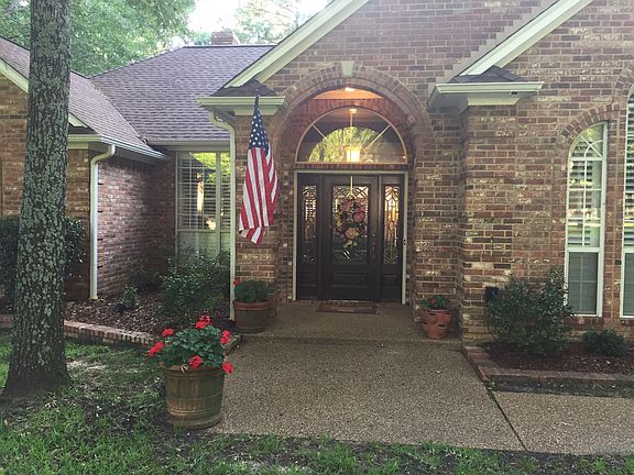 2nd image of 18124 Forest Glen Cir