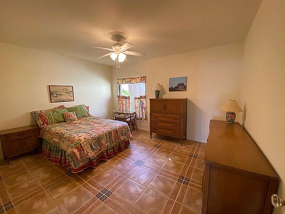 5th image of 12 Casa Loma Way