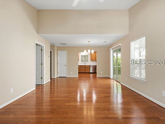 4th image of 388 Gardners Circle