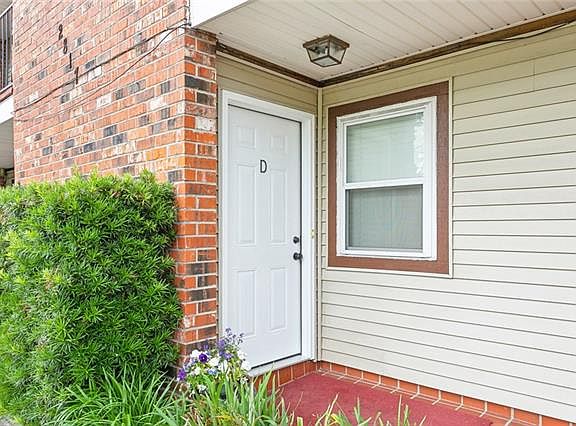 2nd image of 2817 River Rd APT D