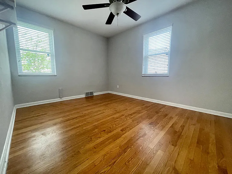 1131 Kraft St — Photo 9