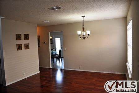 3rd image of 917 Beechwood Dr