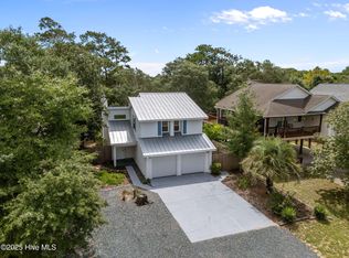 110 NE 29th St, Oak Island, NC 28465