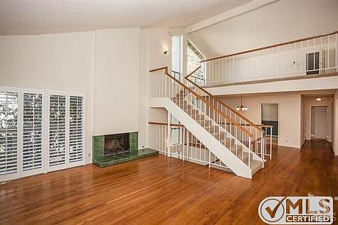 3rd image of 579 N Hollyburne Ln