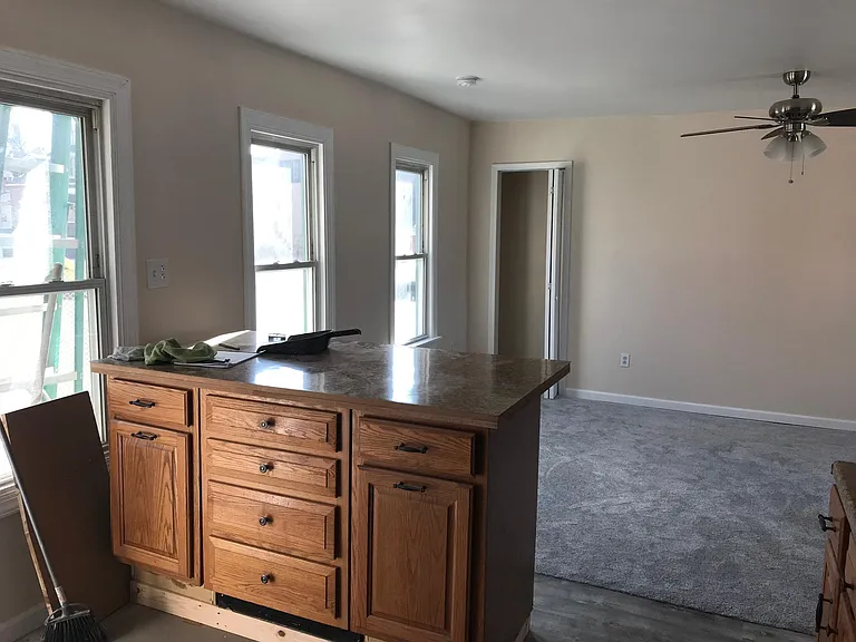 216 E Fulton St #9 — Photo 4