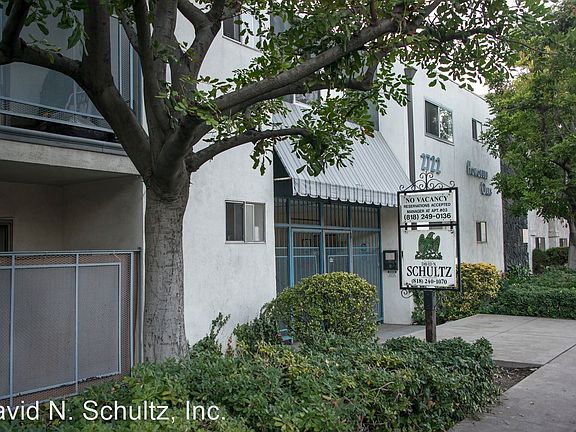 2nd image of 2722 Honolulu Ave APT 16