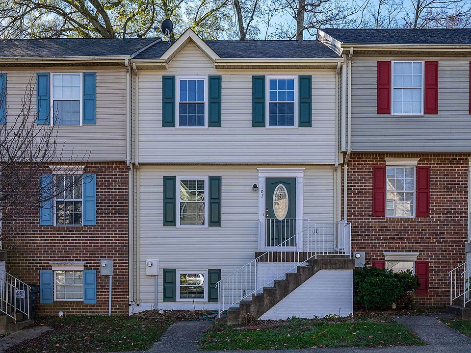 1st image of 107 Mews Ct #107