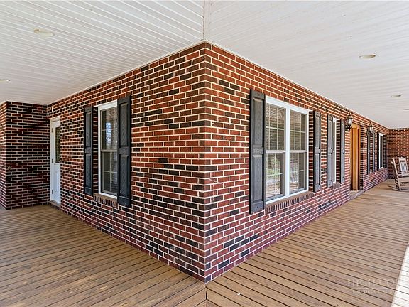 4th image of 1381 Foster Payne Road