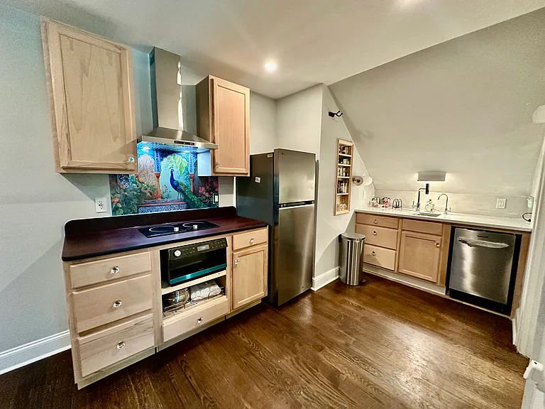 6804 Sunset Lake Rd — Photo 2