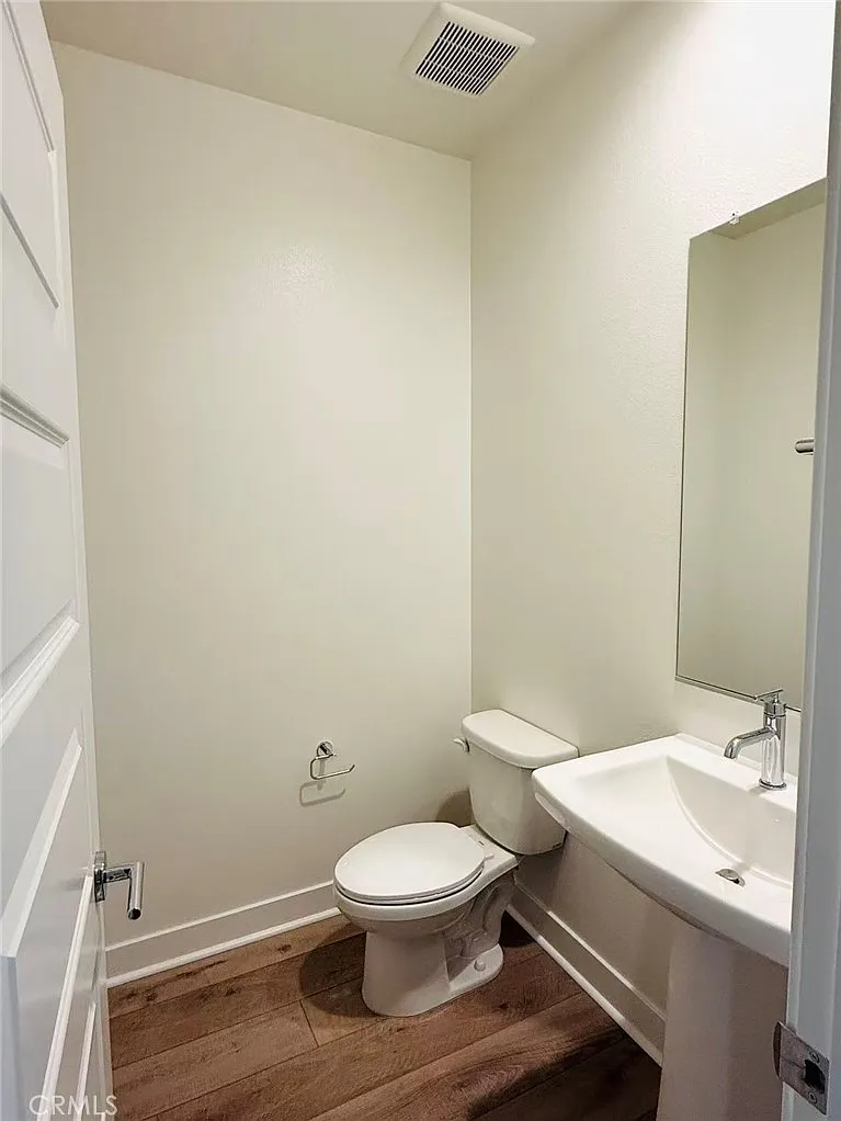 3 bed, 2.5 bath, 1570 sqft, $3,200 — Photo 4