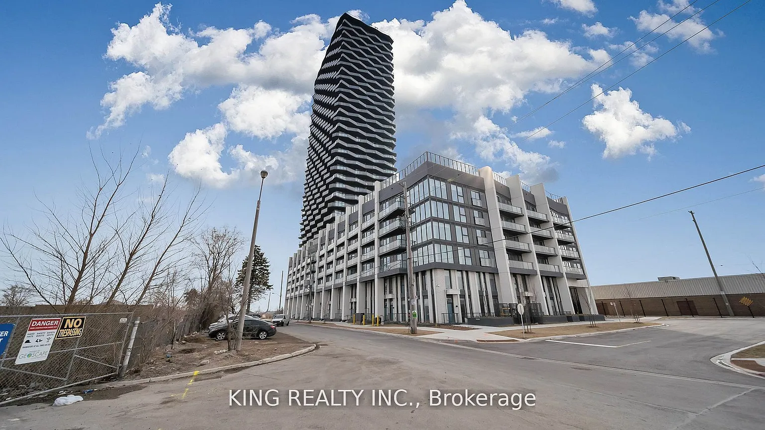 36 Zorra St #425 photo 1