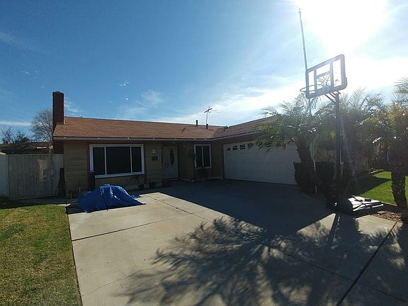 4th image of 1513 S Cypress Ave