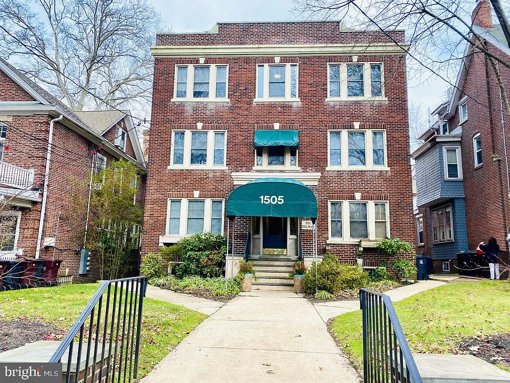2 bed, 1.0 bath, 1195 sqft, $1,995 — Photo 1