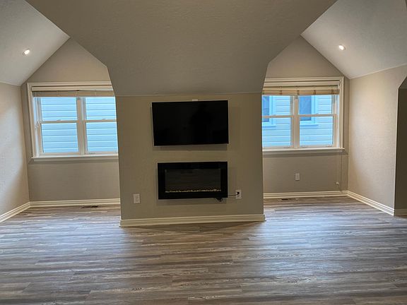 5th image of 145 Daly Ave Unit B