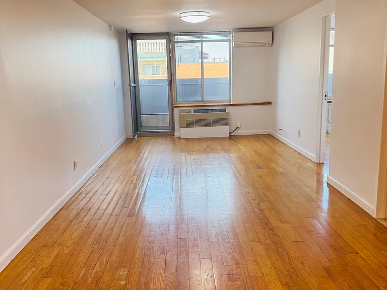 43-17 Union St #7C — Photo 2