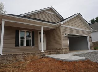 5574 Hollins Rd, Roanoke, VA 24019