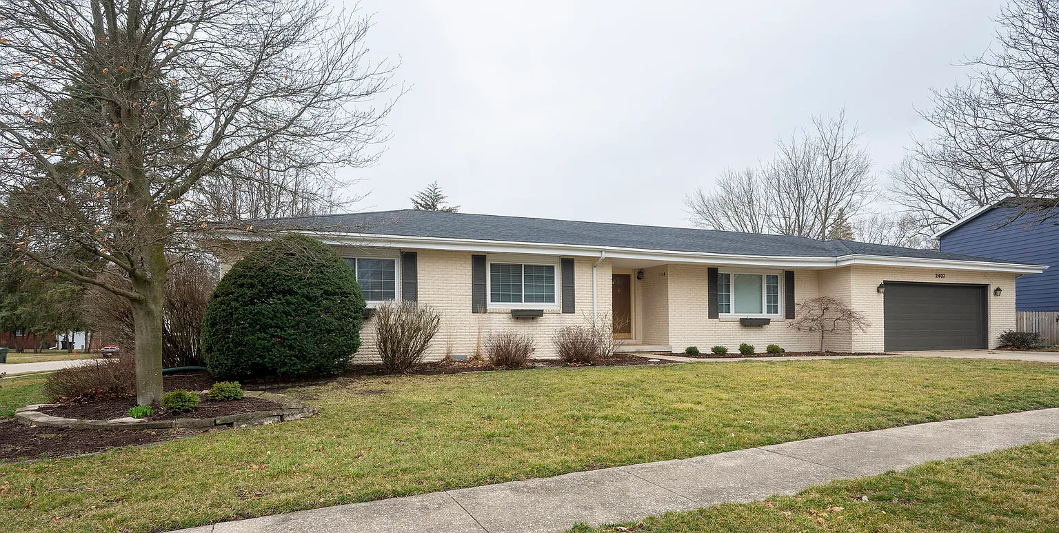 2407 Whitson Cir photo 1