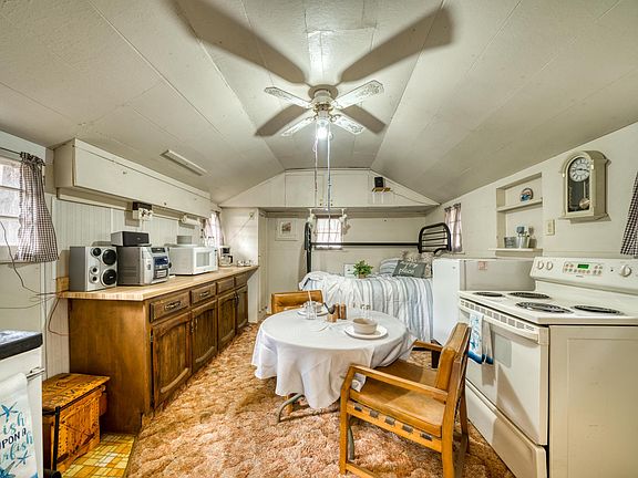 5th image of 43091 Hat Creek Dr