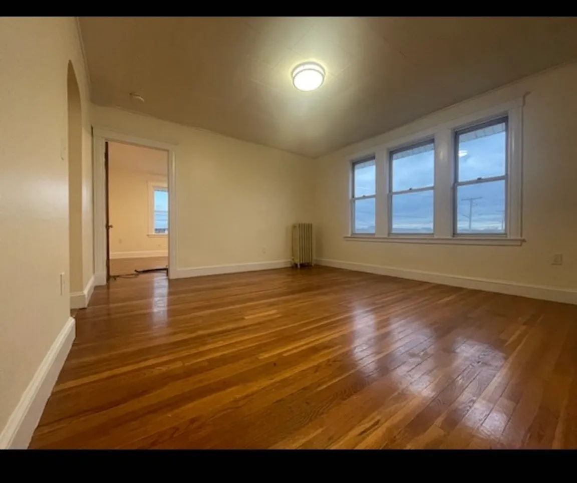 3 bed, 1650 sqft, $2,995 — Photo 3