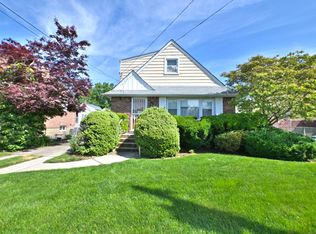 199 Hollywood Ave, Valley Stream, NY 11581