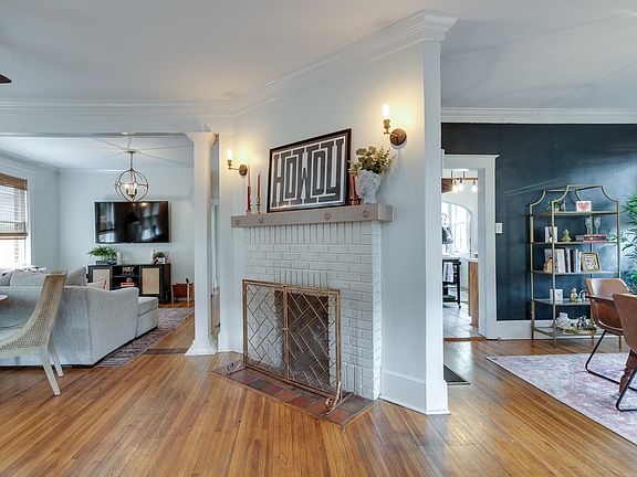 3rd image of 377 N Willett St