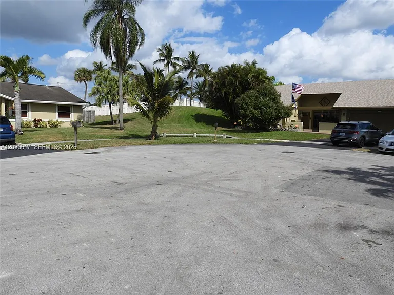 9331 NW 33rd Mnr — Photo 3