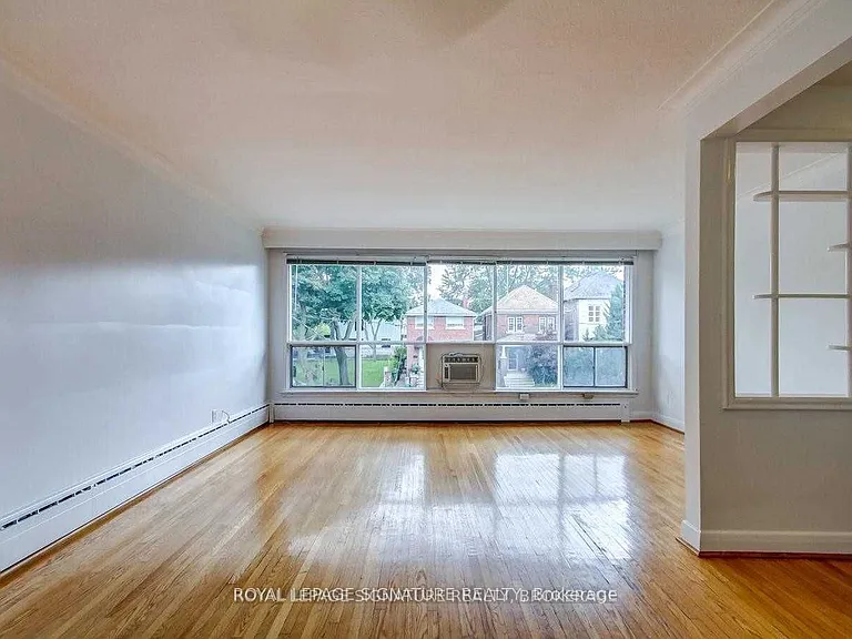 138 Woburn Ave — Photo 9