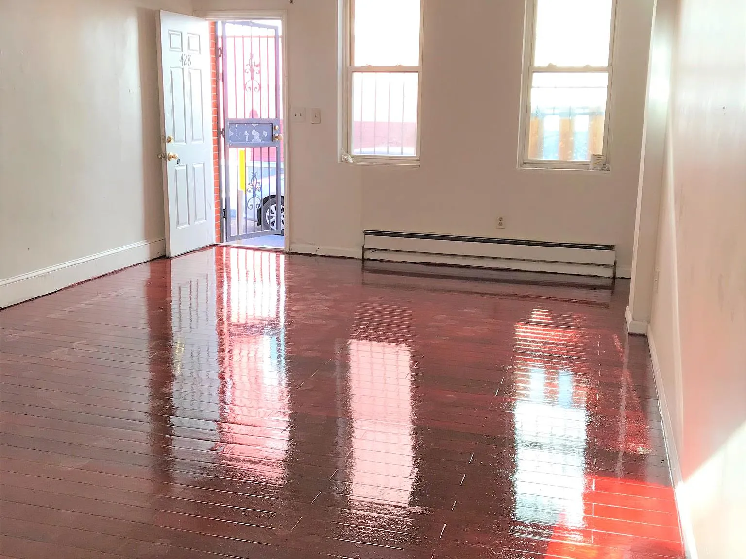 2 bed, 950 sqft, $1,300 — Photo 1
