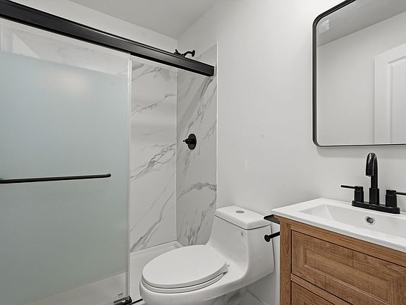 5th image of 604 37th Ave N APT 2