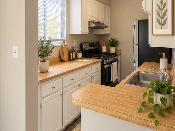 6 Galveston St SW APT 301, Washington, DC 20032
