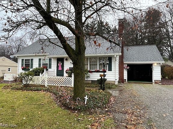 3rd image of 1368 Eastview Dr
