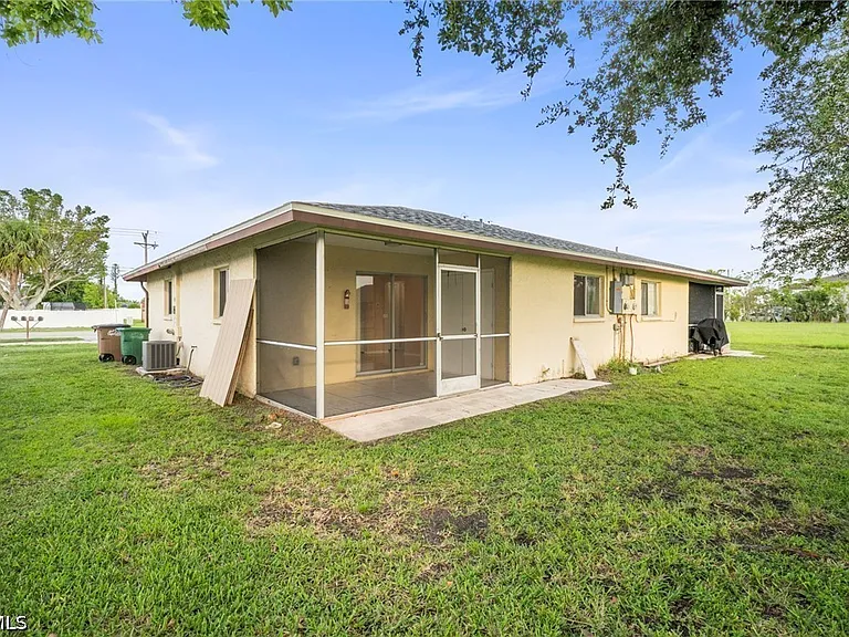 4406 Santa Barbara Blvd #B — Photo 23