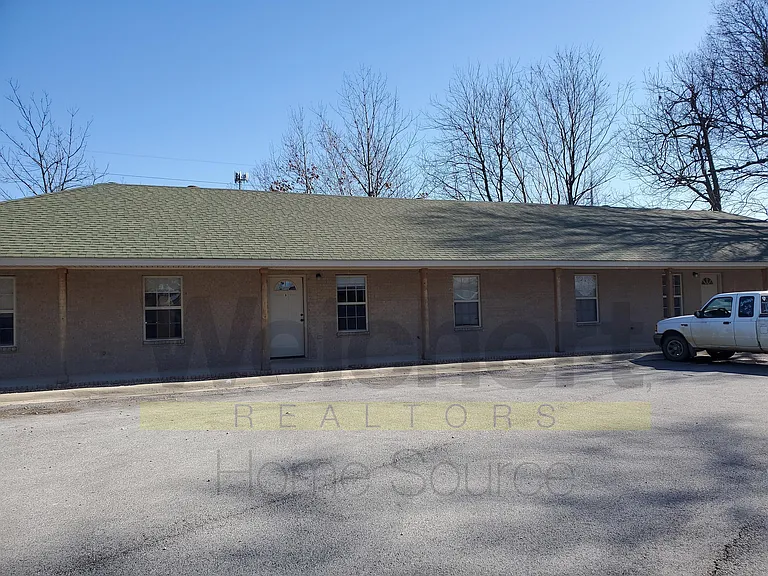 504 W Baldwin St #C — Photo 1