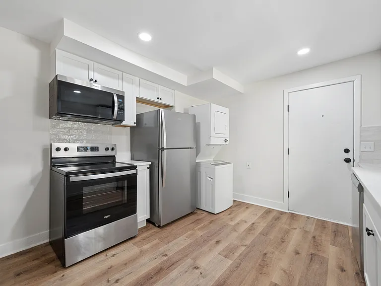 138 E South St — Photo 9