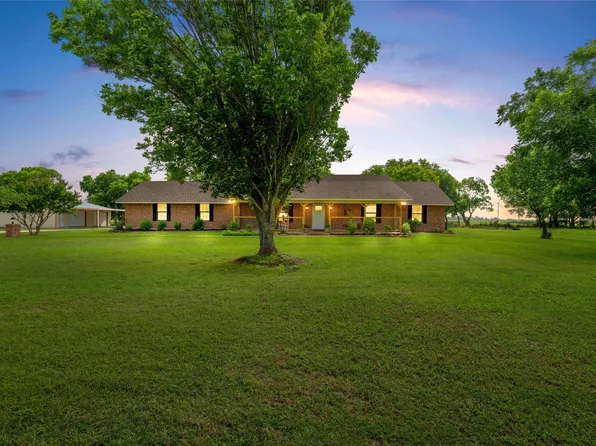 4381 County Line Pkwy, Mart, TX 76664