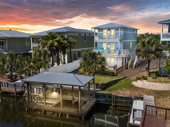 111 N 32nd St, Mexico Beach, FL 32456