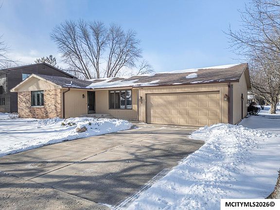 2nd image of 2 Boulder Rd