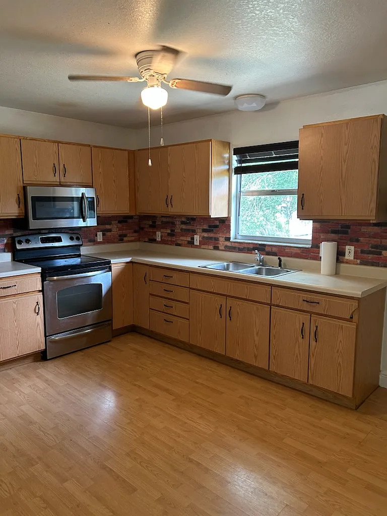 3 bed, 2.0 bath, $1,725 — Photo 4
