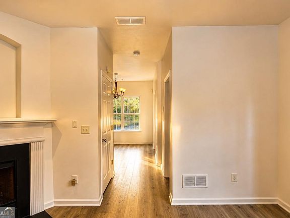 3rd image of 6181 Grove Crest Way