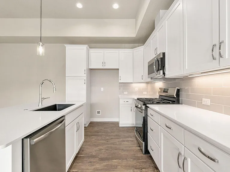 820 Schlagel St #7 — Photo 5
