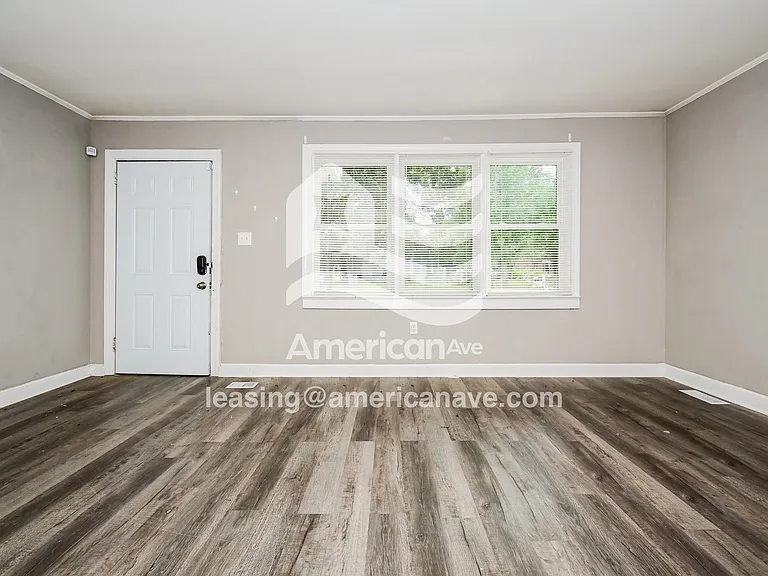 1511875_002_wm_-_living_room_12911939.jpg