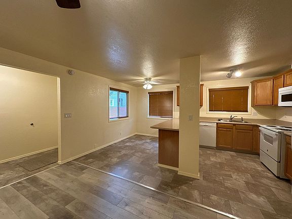 5th image of 3930-3938 Shasta Way #3936