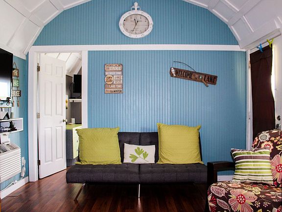 4th image of 264 Lakeshore Rd #264