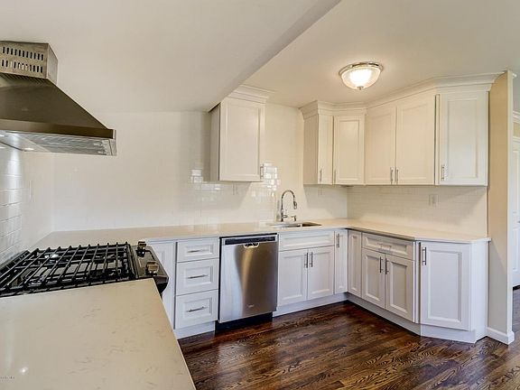 4th image of 12 Maplewood Dr