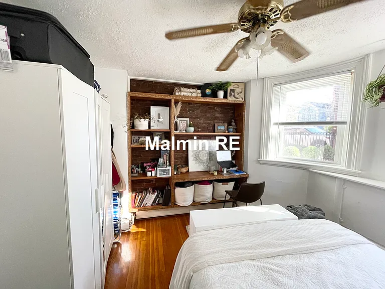 748 E 4th St #B — Photo 1